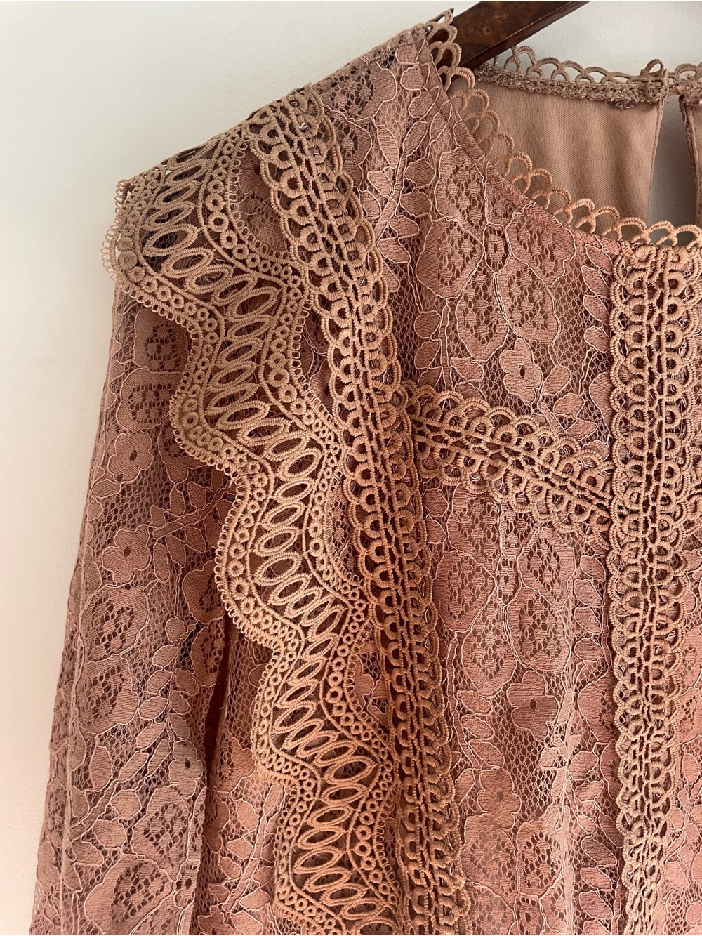 Lace Ruffle Blouse size L - Picture 6 of 11